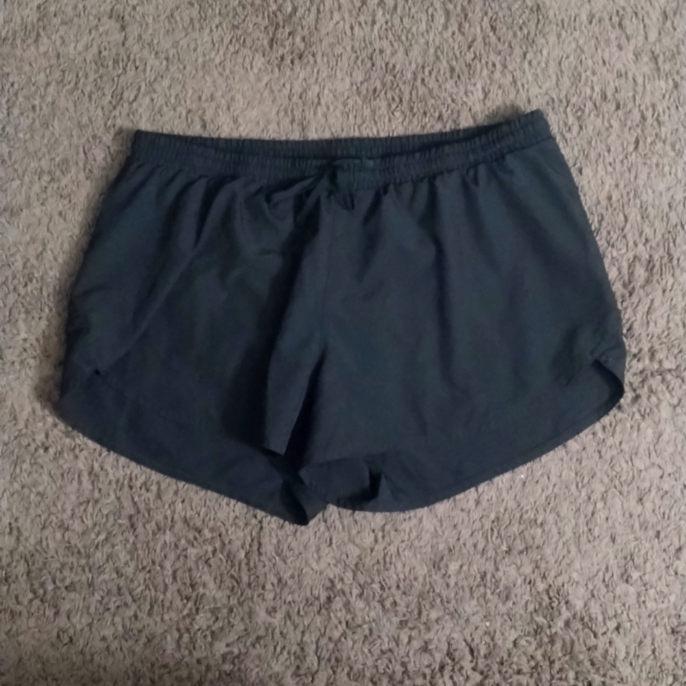 Large Black Old Navy Mid-Rise Athletic Shorts